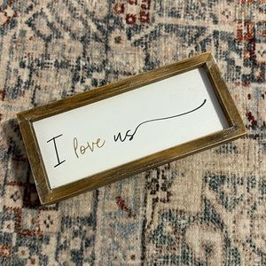I love us sign